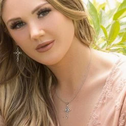 Montana Silversmiths Star Of Wonder Crystal Cross Necklace -Western Fashion Ladies img12630 montana silversmiths star of wonder crystal cross necklace