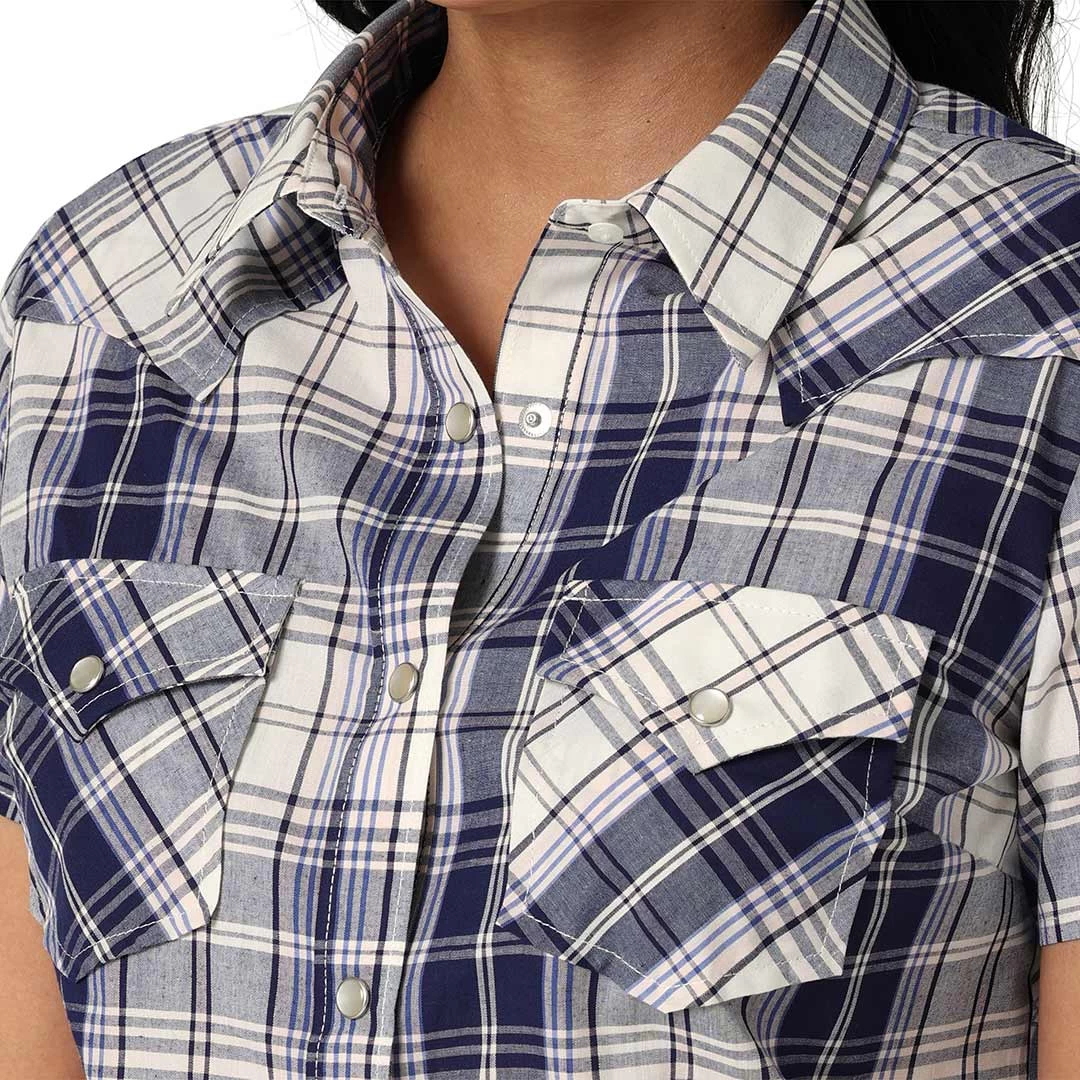 Wrangler Women's Essential Short Sleeve Plaid Snap Shirt 7 Wrangler Women's Essential Short Sleeve Plaid Snap Shirt - Image 7