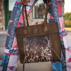 STS Ranchwear Cowhide Saddle Tramp Tote 7 STS Ranchwear Cowhide Saddle Tramp Tote -Western Fashion Ladies img17762 sts ranchwear cowhide saddle tramp tote