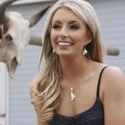 Montana Silversmiths Women's Conestoga Duster Earrings -Western Fashion Ladies img25693 montana silversmiths women s conestoga duster earrings