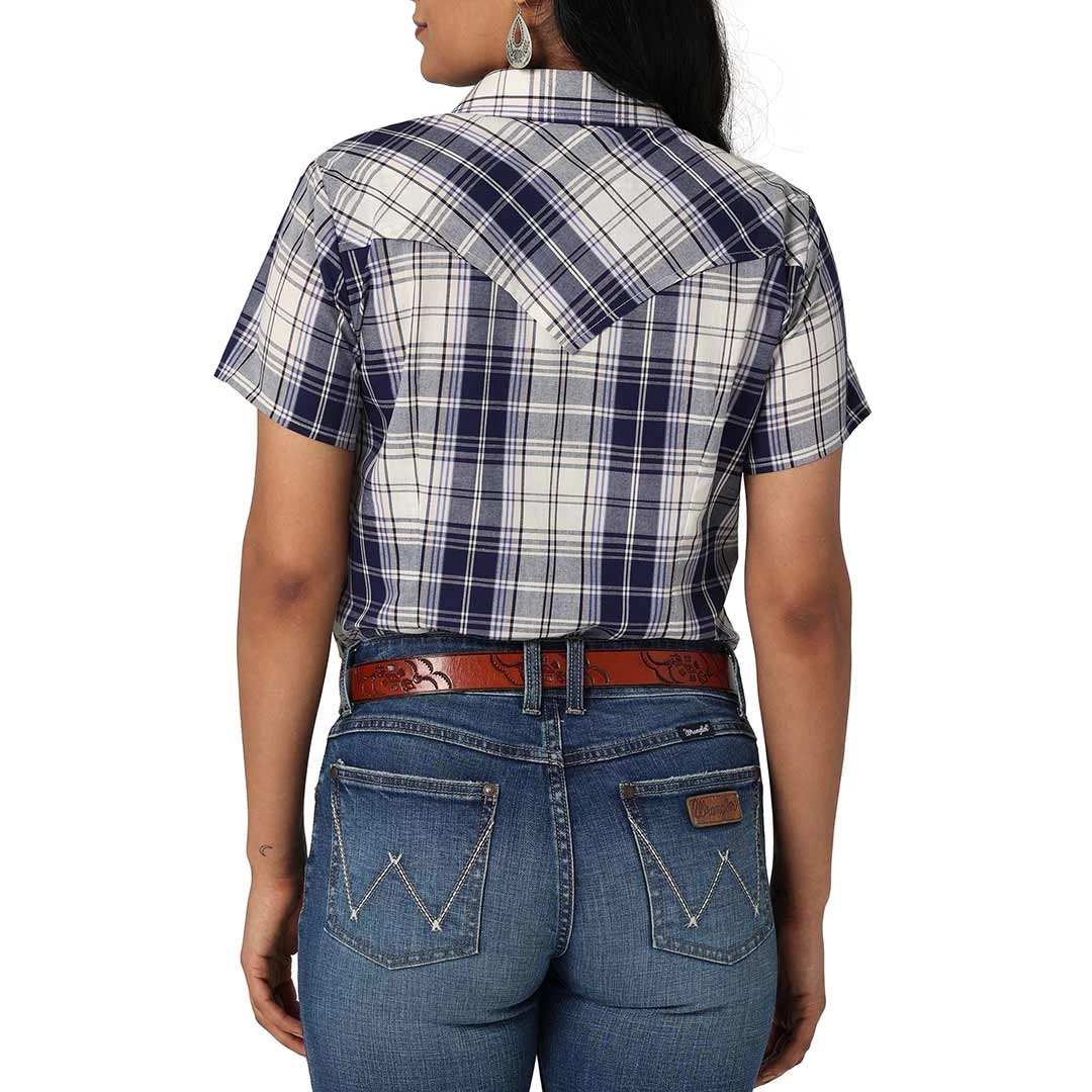 Wrangler Women's Essential Short Sleeve Plaid Snap Shirt 6 Wrangler Women's Essential Short Sleeve Plaid Snap Shirt - Image 6