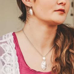 Montana Silversmiths Mountain Calling Feather Earrings -Western Fashion Ladies img81126 montana silversmiths mountain calling feather earrings