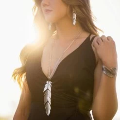 Montana Silversmiths Midnight Magic Feather Necklace -Western Fashion Ladies montana silversmiths midnight magic feather necklace
